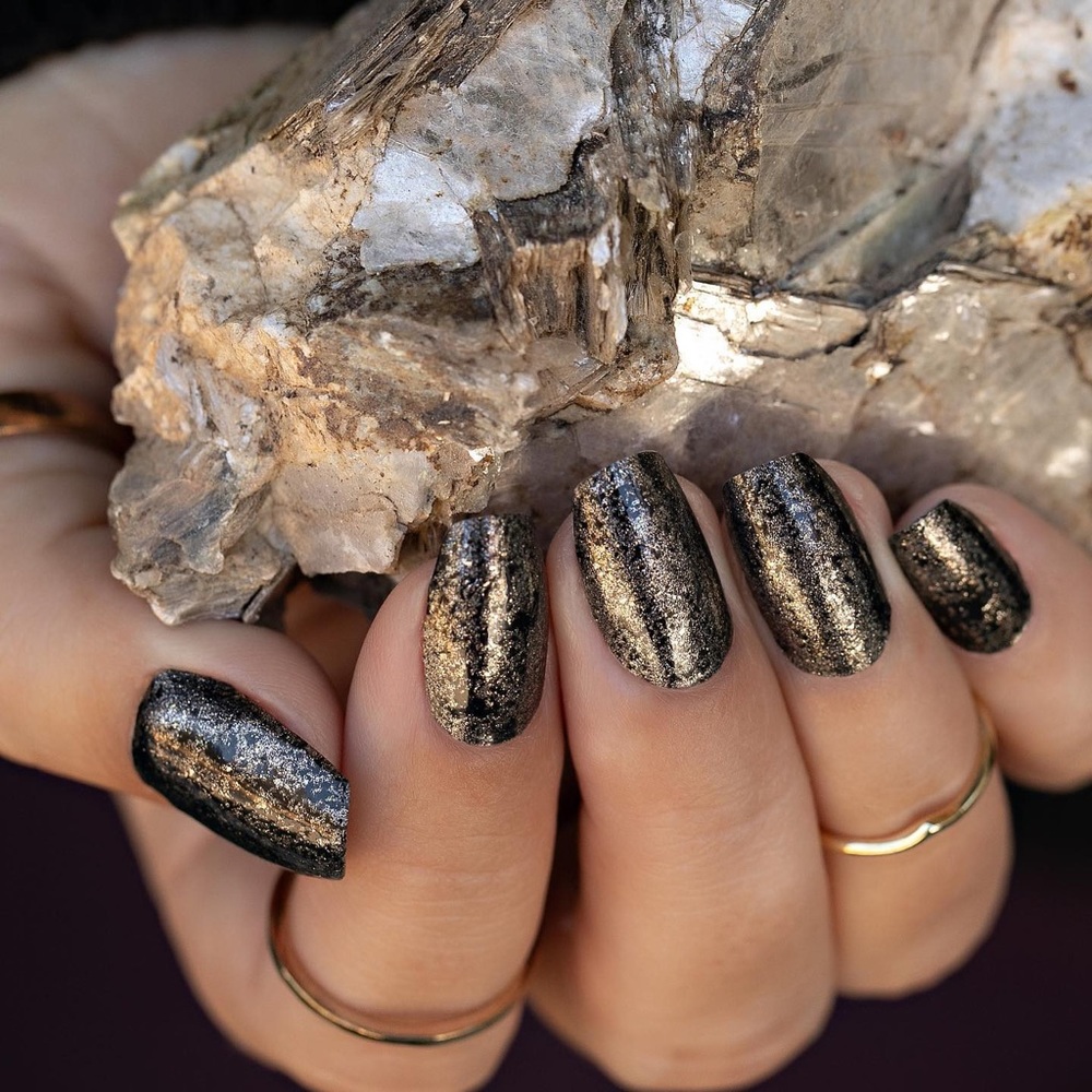 🖤RETIRED🖤 Color Street A Pyrites Life - Picture 4 of 6